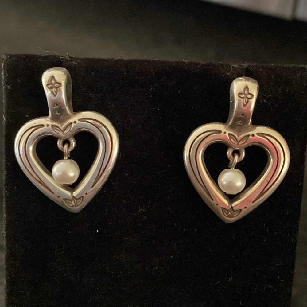 Brighton Essex vintage retired silver and pearl heart dangle‎ post earrings